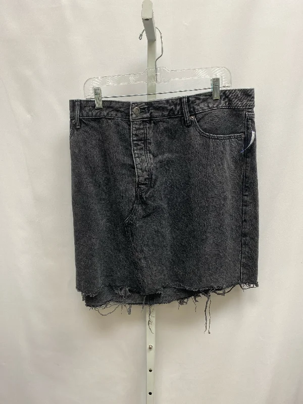 Size 22 Old Navy Black Denim Skirt a-line skirt cut