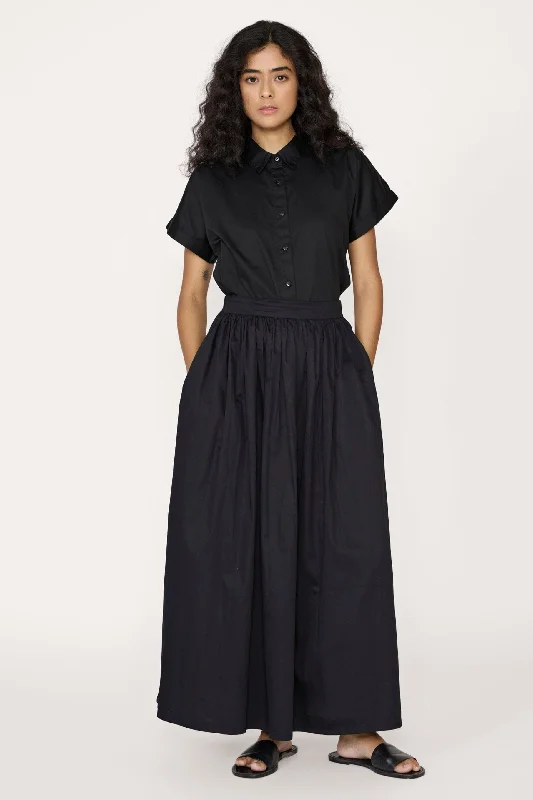 Relaxed Skirt - Black corduroy skirt cozy